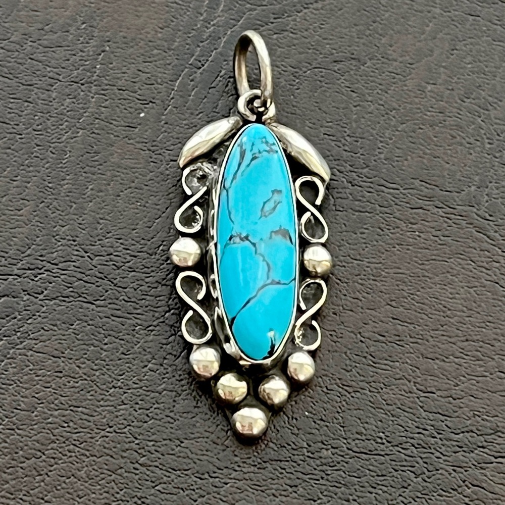 Vintage Mexican Sterling silver turquoise pendant - Picture 4 of 10